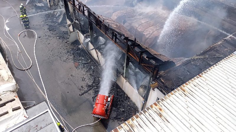Vollbrand einer Lagerhalle (Bild 3)